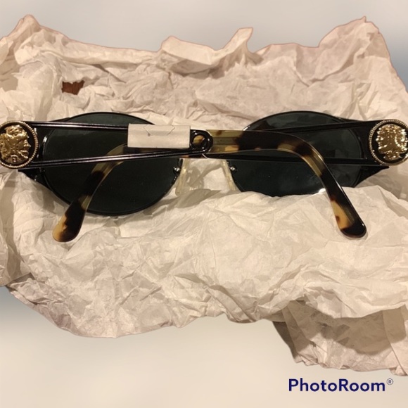 Vintage Fendi Sunglasses - Picture 4 of 6